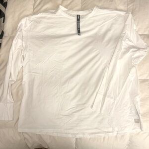 Vuori - NWOT Long Sleeve Shirt - Large